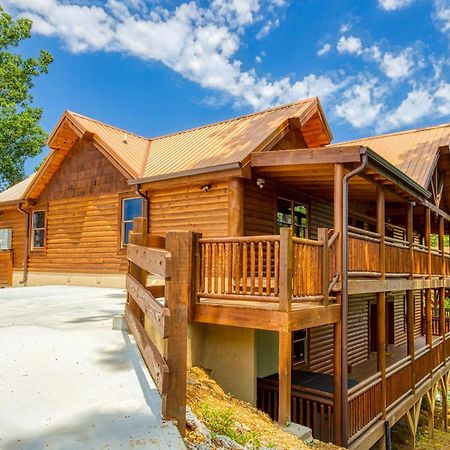 Majestic Splash- 8 Bedroom, Indoor Pool, Hot Tub, 1089 Free Tickets Each Paid Day, Dollywood Севьервилл Экстерьер фото