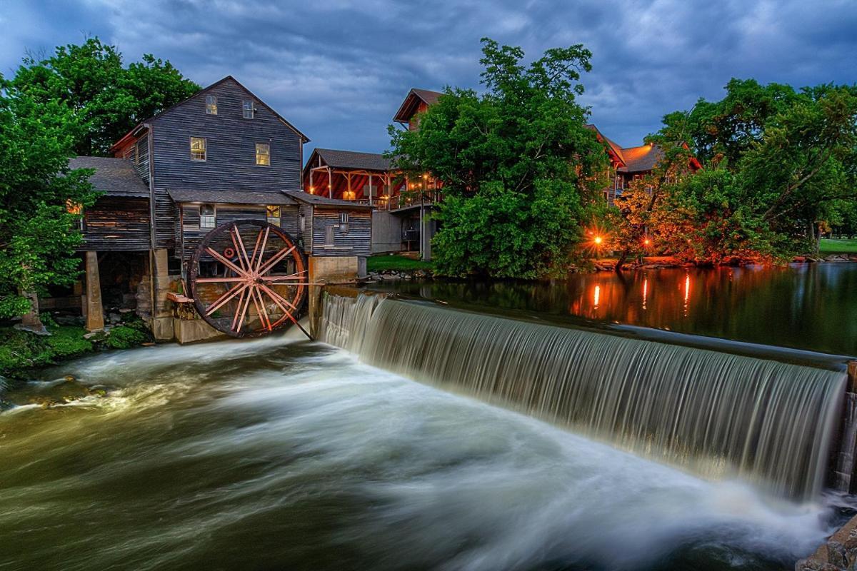 Majestic Splash- 8 Bedroom, Indoor Pool, Hot Tub, 1089 Free Tickets Each Paid Day, Dollywood Севьервилл Экстерьер фото